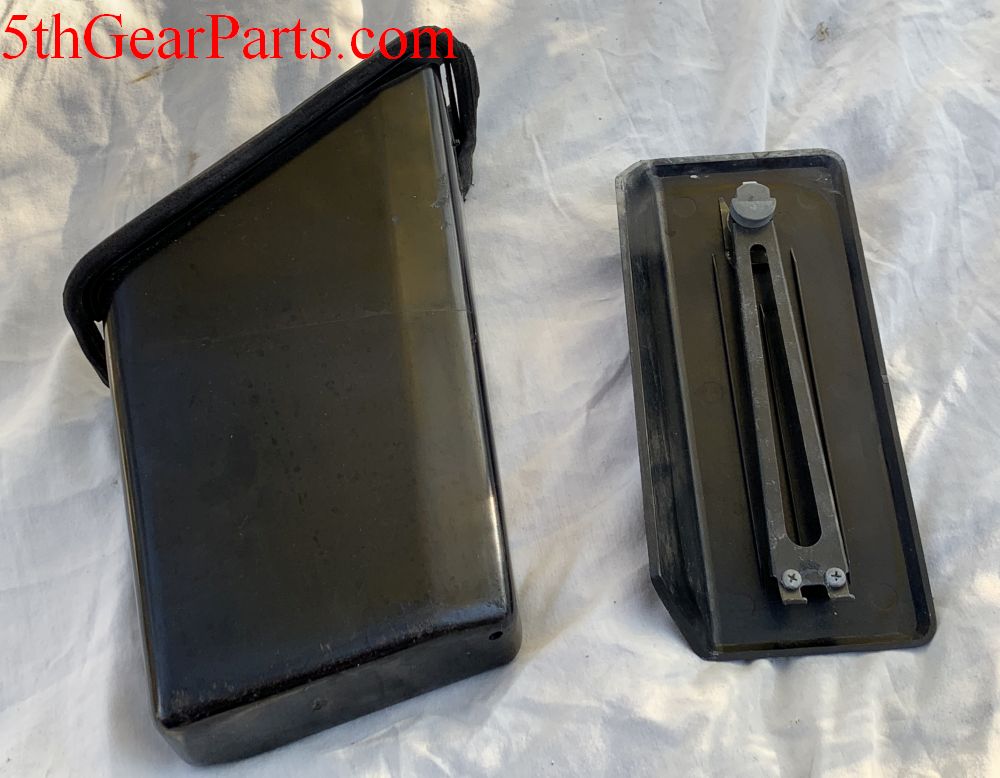 1980 Honda GL1100 GOLDWING FAIRING POCKET RIGHT R  W COVER and Key 81 82 83