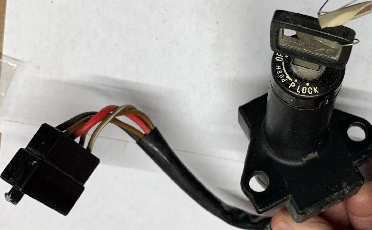 1983 Honda VF750 Magna Ignition Switch W Key 83 82