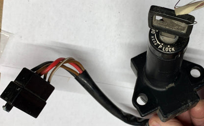 1983 Honda VF750 Magna Ignition Switch W Key 83 82